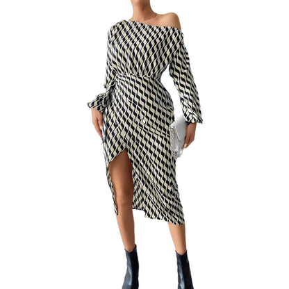 Robe midi femme avec coupe asymétrique et motif vagues élégant Chic und Stil