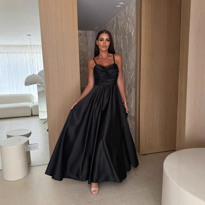 Dames Robe de soirée en satin élégant Chic und Stil