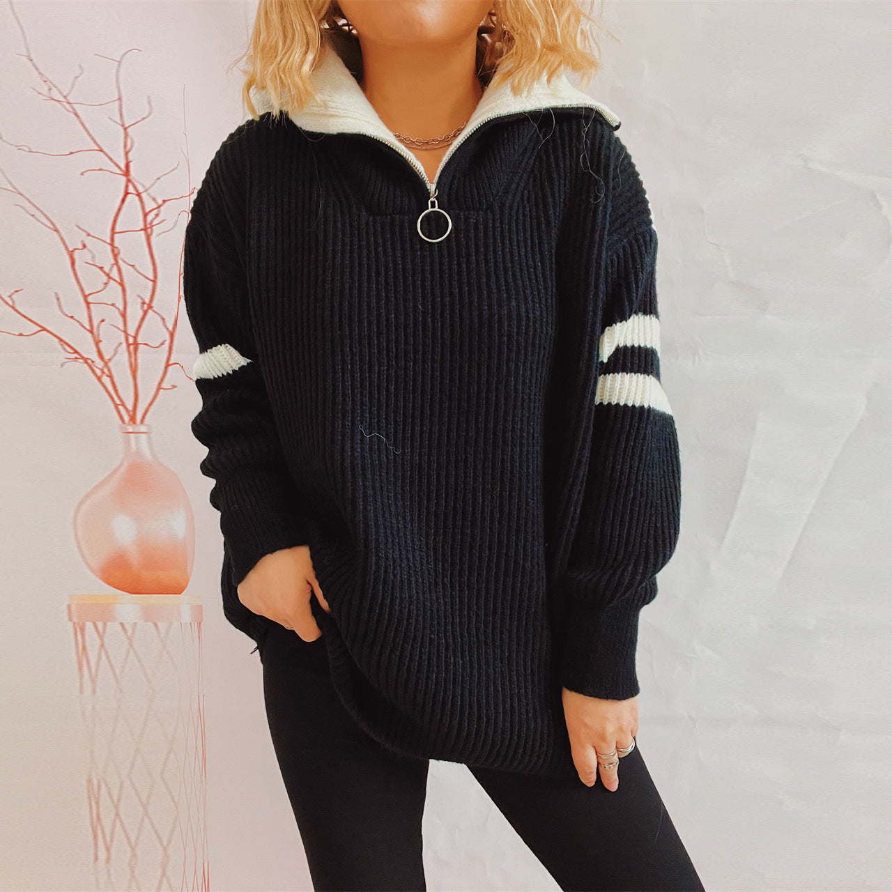 Pull décontracté pour femmes dans un style sportif avec col montant et fermeture éclair Chic und Stil