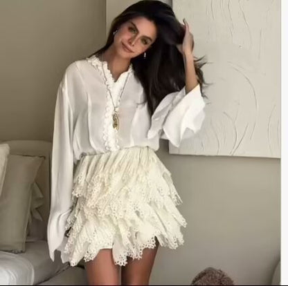 Blouse femme avec un détail froufrou excitant et une coupe élégante Chic und Stil