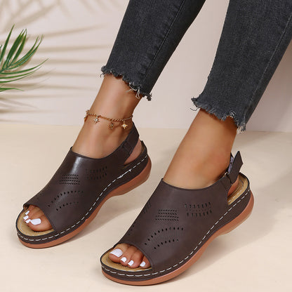 Sabots confortables pour femmes avec une structure de surface respirante et une semelle ergonomique Chic und Stil