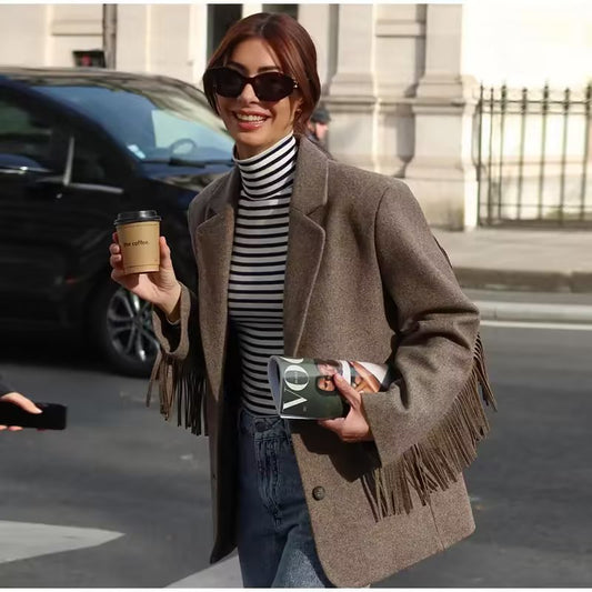 Blazer élégant pour femmes avec des détails frangés et deux poches pratiques Chic und Stil