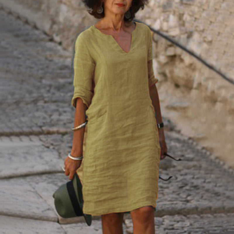 Robe en lin pour femmes avec coupe décontractée et élégant décolleté en V Chic und Stil