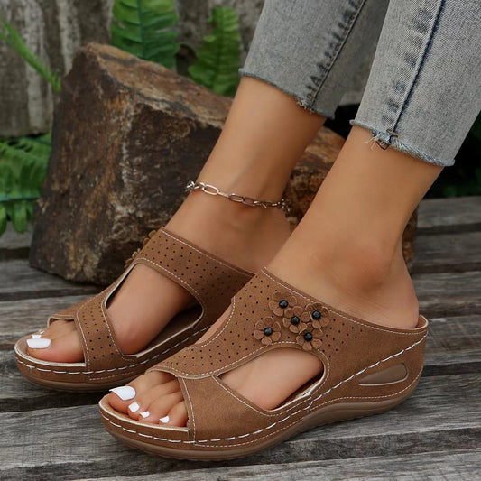 Sandales confortables pour femmes avec décor floral et tige en matériau respirant Chic und Stil
