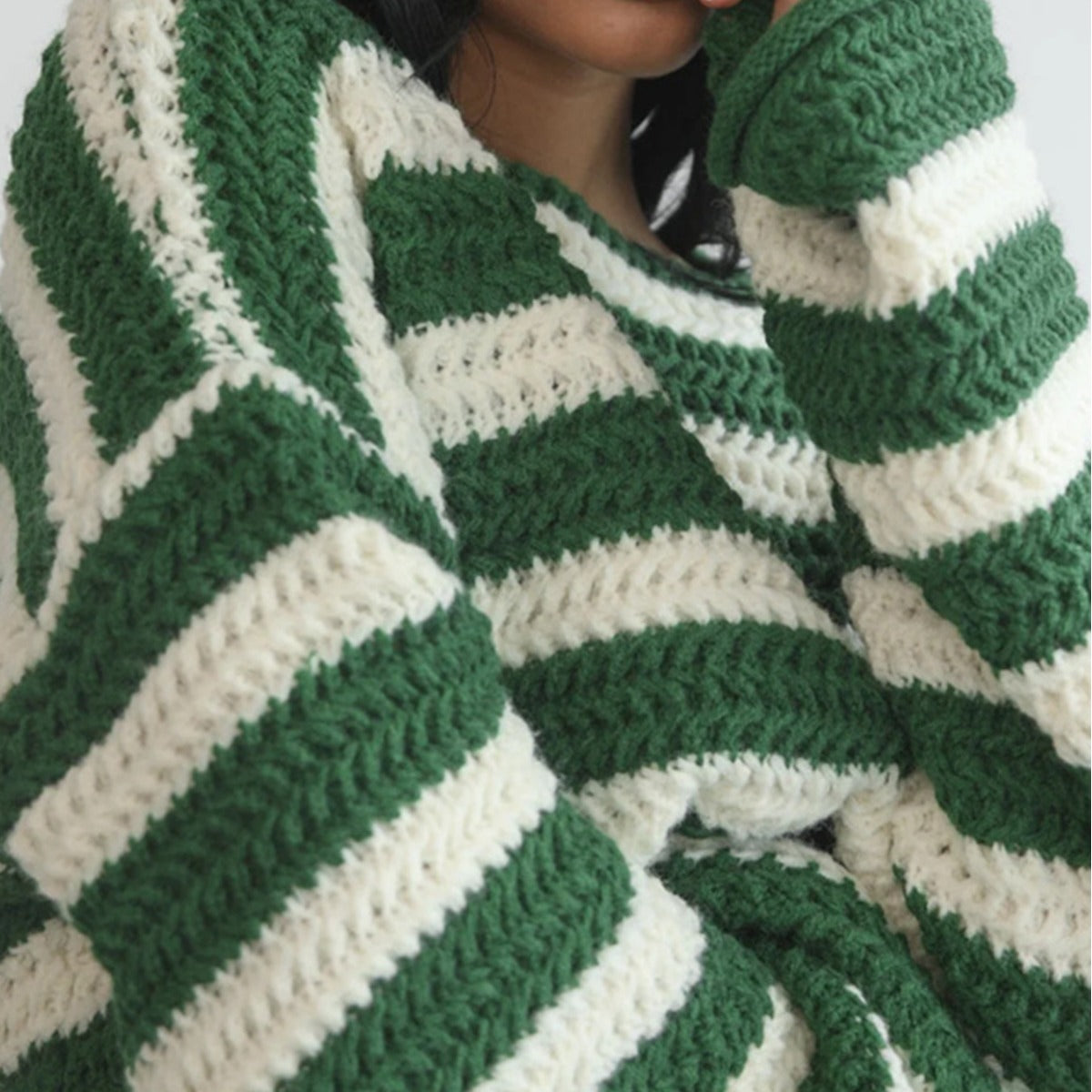 Pull en maille épaisse pour femmes avec un motif rayé à la mode et une coupe décontractée Chic und Stil