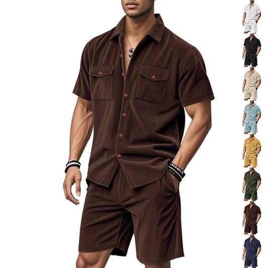 Ensemble décontracté pour hommes avec haut texturé et shorts Chic und Stil