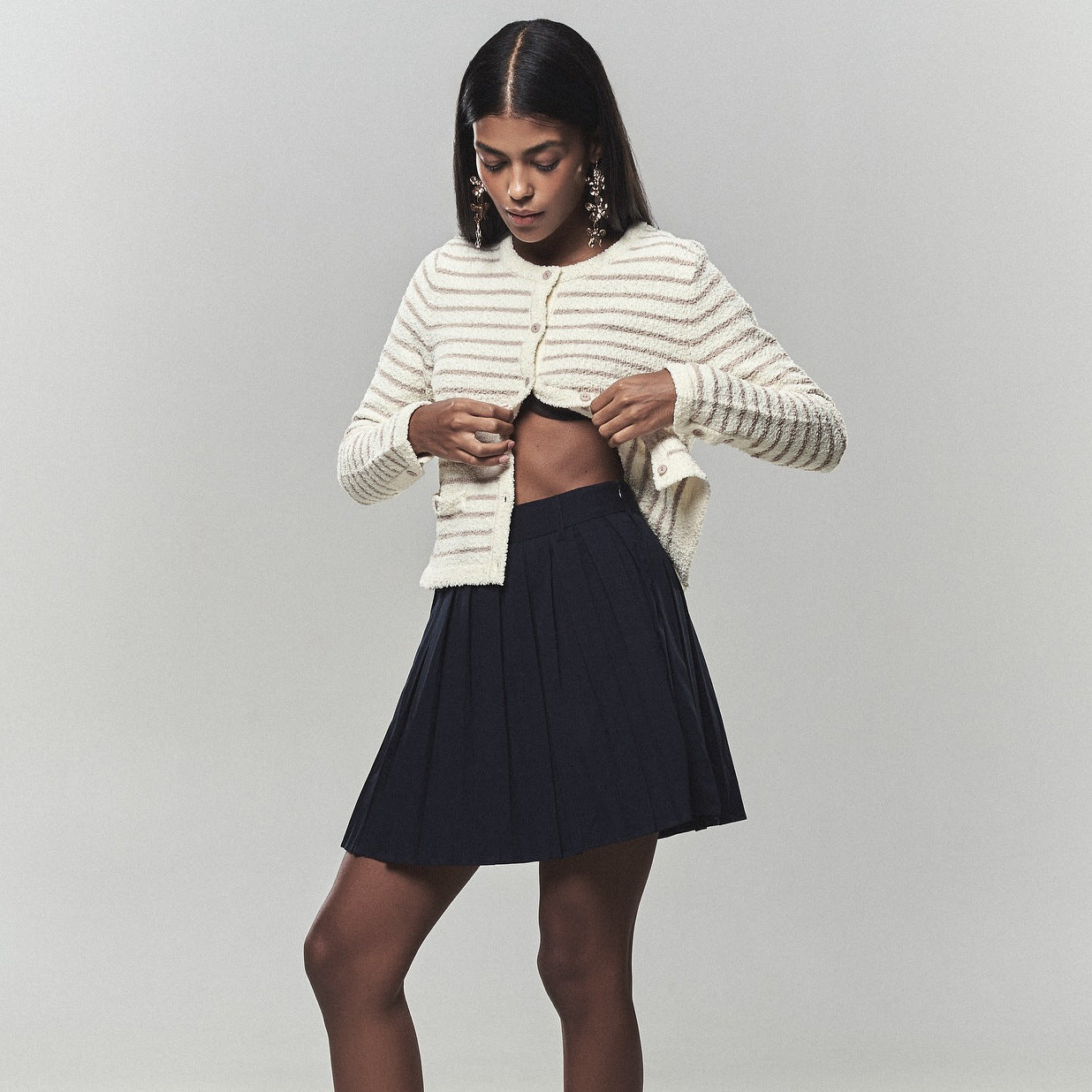 Dames cardigan avec des détails élégants de boutons et une coupe décontractée Chic und Stil