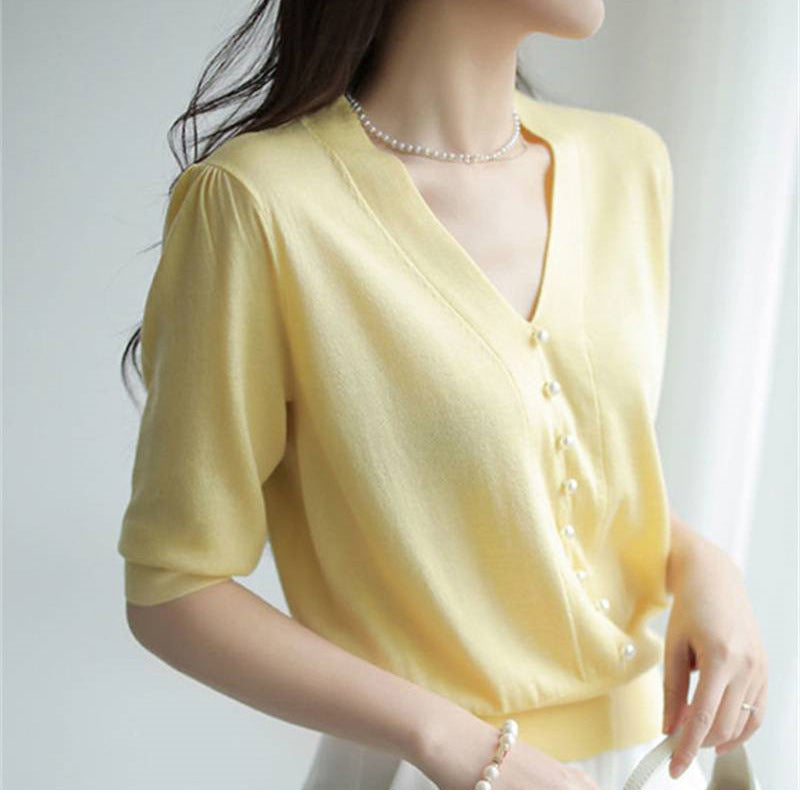 Blouse à col en V à boutons pour femmes avec perles décoratives Chic und Stil