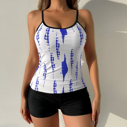 Women's sporty tankini set with a stylish eye-catching pattern and comfortable shorts Chic und Stil