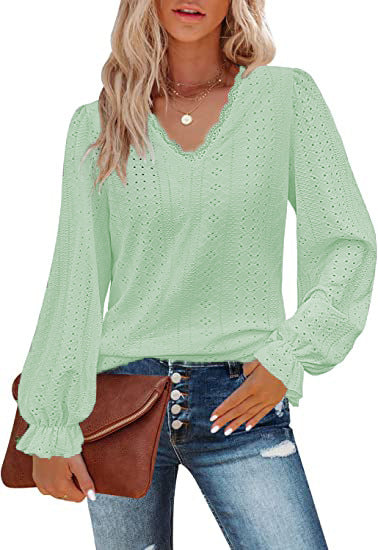 Chemisier femme avec coupe romantique et broderie détaillée Chic und Stil