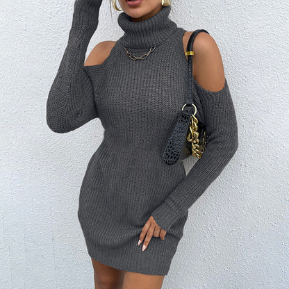 Robe en tricot pour dames avec un design d'épaule ouverte et un col montant Chic und Stil