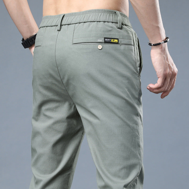 Elegant casual pants for men with a comfortable fit and practical pockets Chic and Style