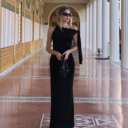 Femmes Robe de soirée élégante avec design d'épaule asymétrique et détails raffinés Chic und Stil