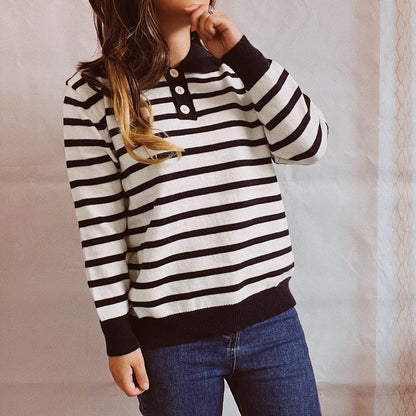 Pull femme décontracté à rayures avec boutonnière et coupe ample Chic und Stil