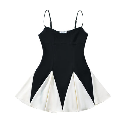 Robe d'été pour femmes avec un design contrastant éclatant Chic und Stil