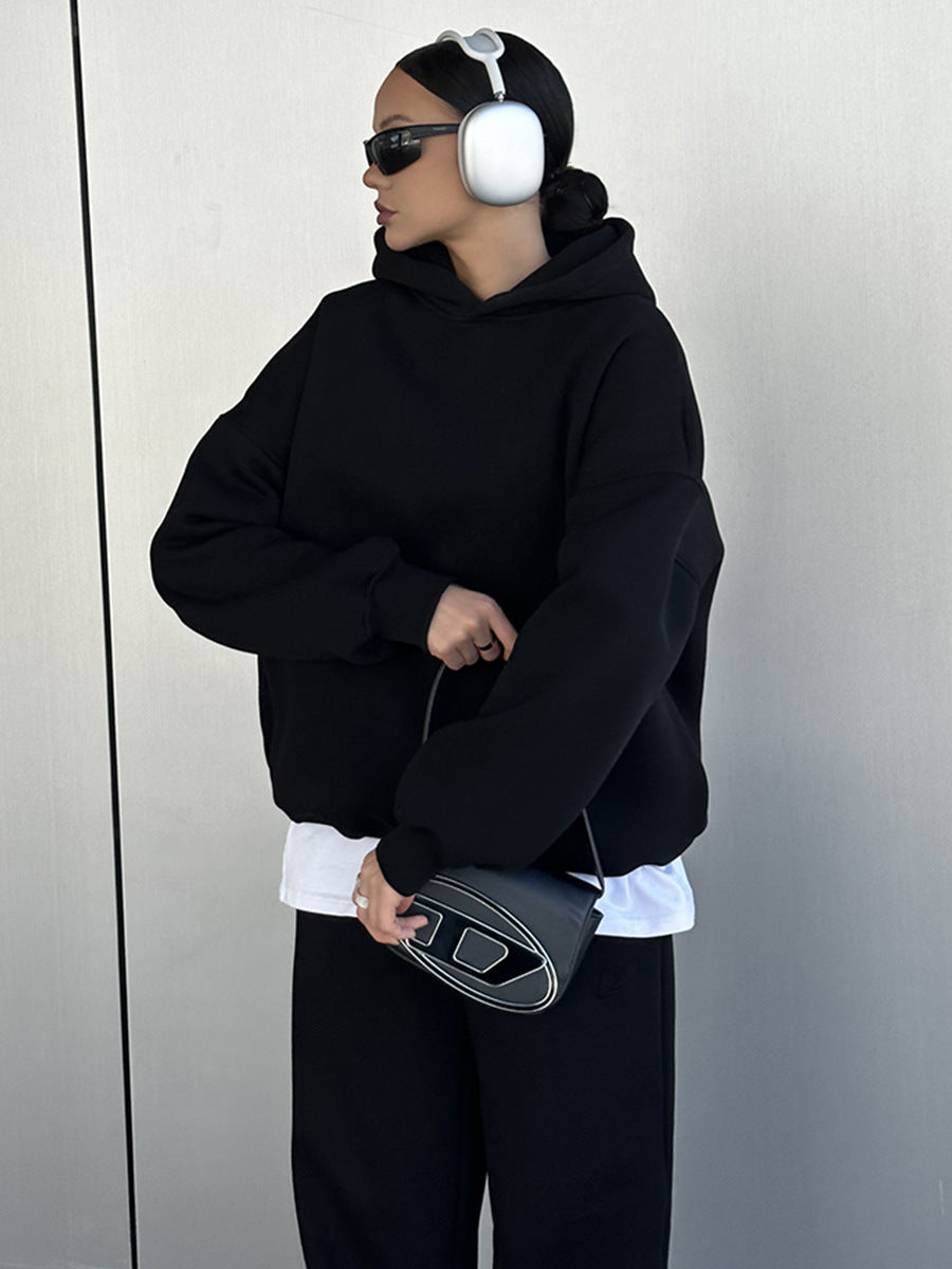 Urban loungewear set for women with a large hoodie and relaxed pants Chic and Style
