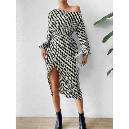 Robe midi femme avec coupe asymétrique et motif vagues élégant Chic und Stil