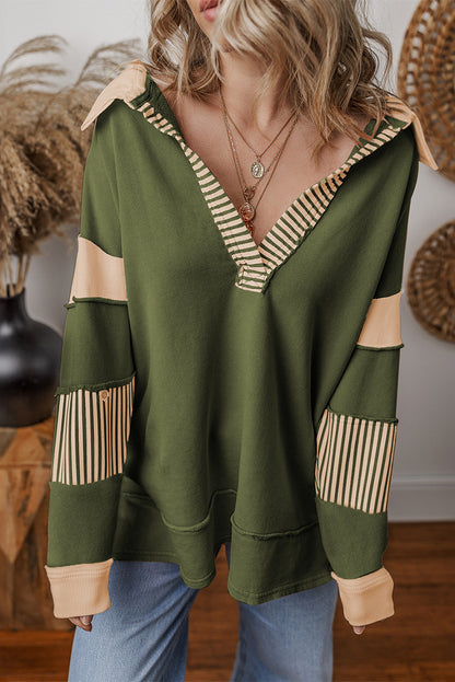Pull confortable pour femmes avec col de chemise et manches rayées Chic und Stil