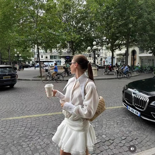 Robes blouses pour femmes avec un élégant détail de volants Chic und Stil