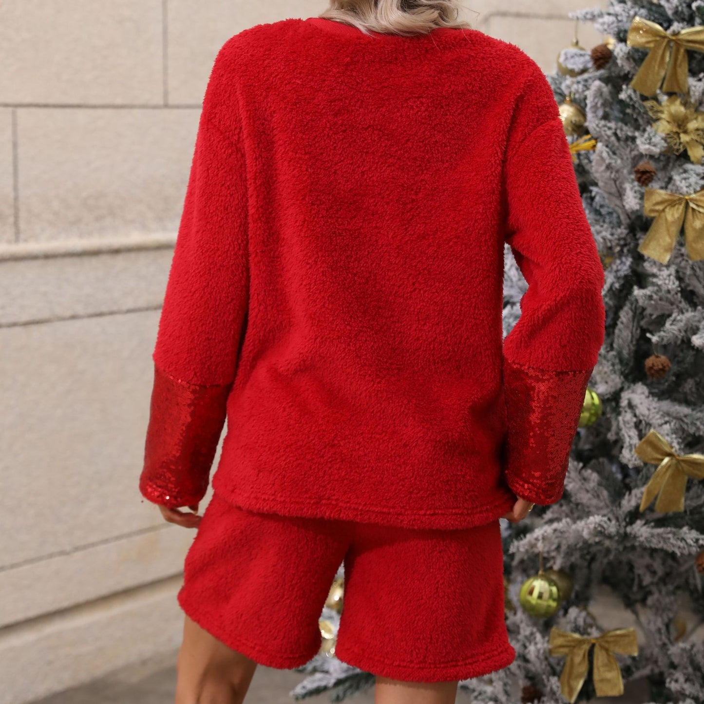 Cozy fleece set for women with shiny shorts and soft top Chic and Style