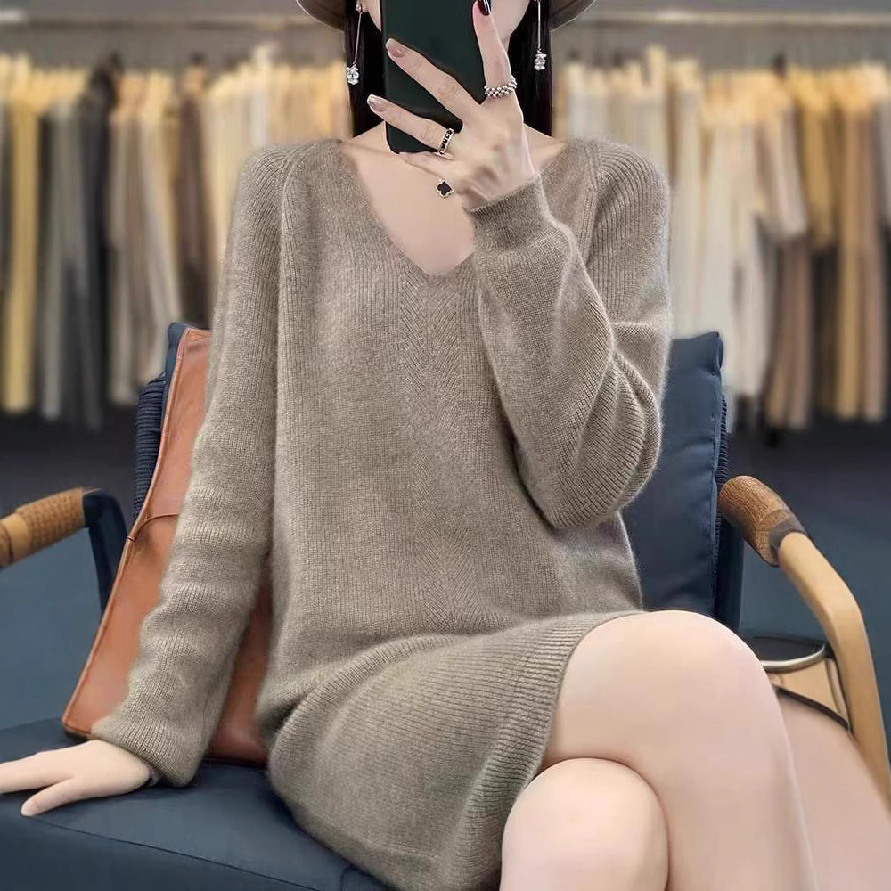 Robe tricot confortable pour femmes avec décolleté en V et coupe décontractée Chic und Stil