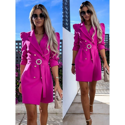 Robe-blazer pour femmes avec une taille élégante et des détails de boutons brillants Chic und Stil