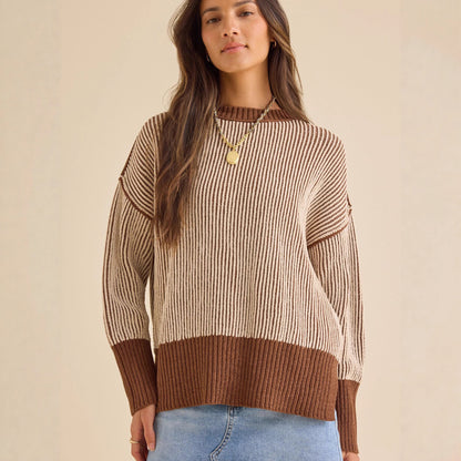 Pull en maille décontracté pour dames avec un motif à côtes moderne et des épaules dénudées Chic und Stil