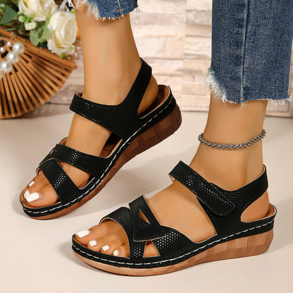 Sandales à bandes confortables pour femmes avec des bandes réglables et une semelle rembourrée Chic und Stil