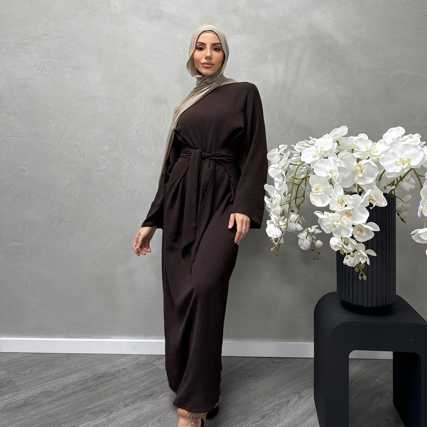 Robe maxi féminine tendance en tissu fluide avec des manches larges Chic und Stil