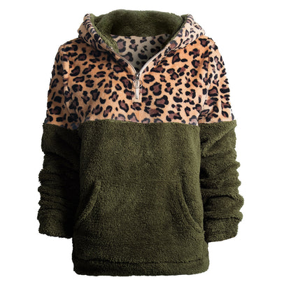 Pull à capuche confortable pour femmes avec un motif léopard excitant et poche kangourou Chic und Stil