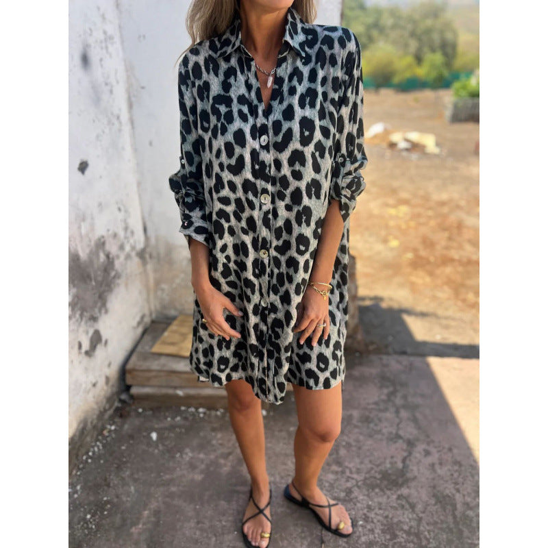 Robe chemise pour femmes en design léopard tendance avec coupe confortable Chic und Stil