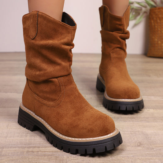 Bottes en suede douces pour femmes avec une esthétique froissée décontractée et une semelle profilée robuste Chic und Stil
