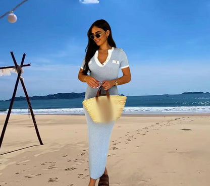 Robe maxi élégante pour femme, ajustée avec des détails modernes à boutons et une fente latérale Chic und Stil