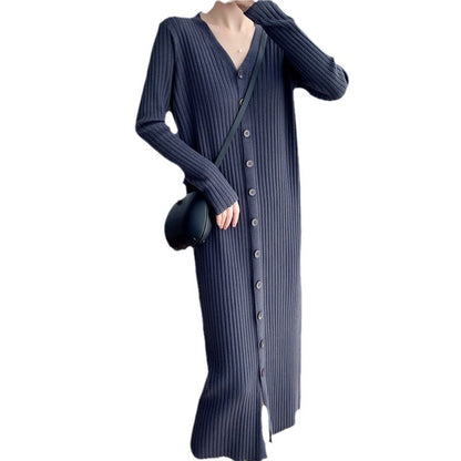 Robe en tricot pour femmes avec décolleté V profond et ceinture cintrée Chic und Stil