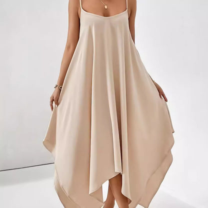 Robe maxi aérienne pour femmes avec ourlet asymétrique et fines bretelles spaghetti Chic und Stil