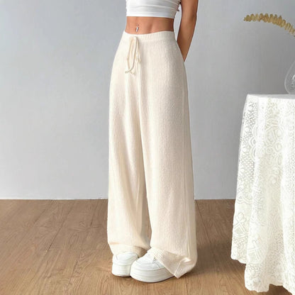 Casual loose-fit leisure pants for women in soft structured material Chic and Style