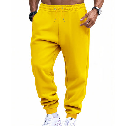Comfortable sports pants for men with elastic waistband and practical side pockets Chic and Style