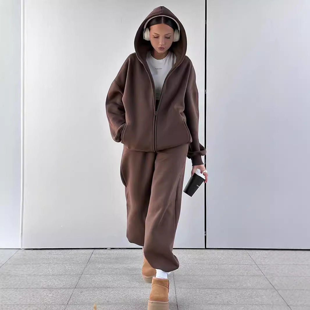 Ladies casual and comfortable hoodie with loose jogger pants Chic und Stil