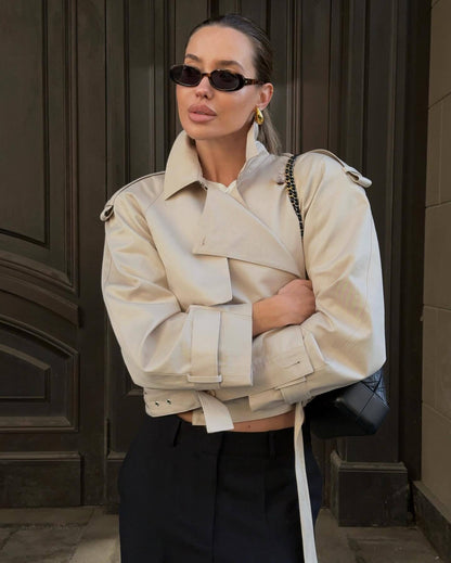 Dames élégante trench-coat avec coupe innovante et détails pratiques Chic und Stil