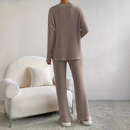 Dames Ensemble en tricot confortable avec décolleté en V et design côtelé Chic und Stil