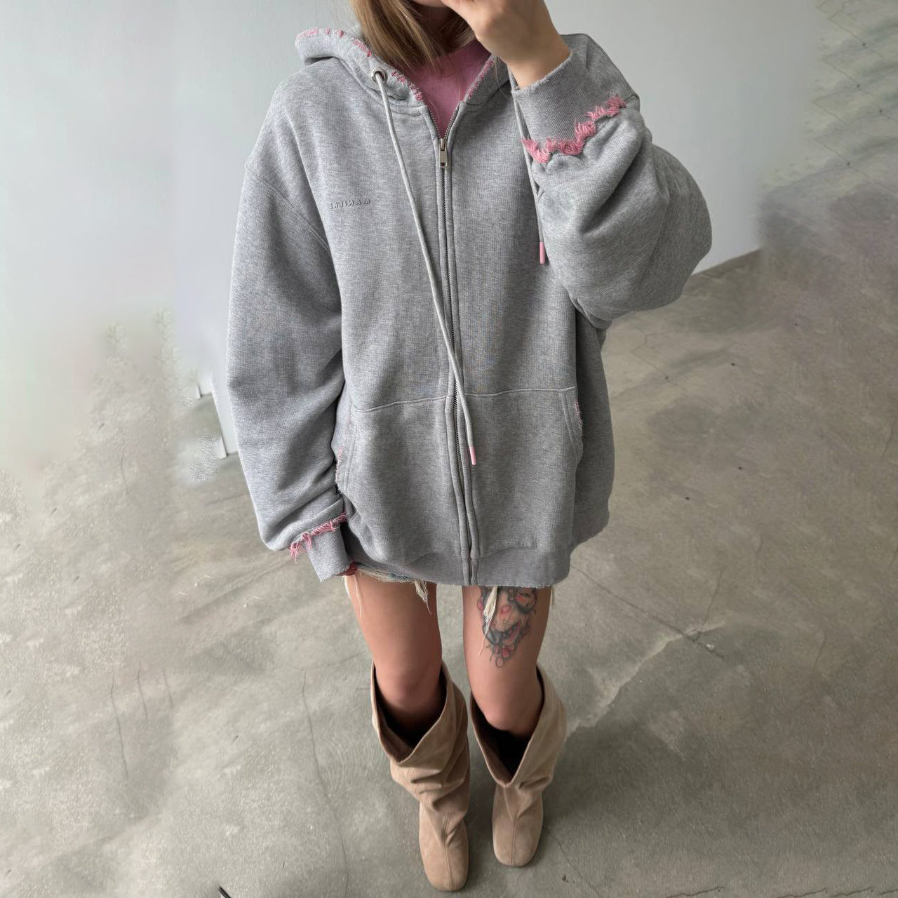 Dame veste à capuche avec des détails Destroyed modernes Chic und Stil