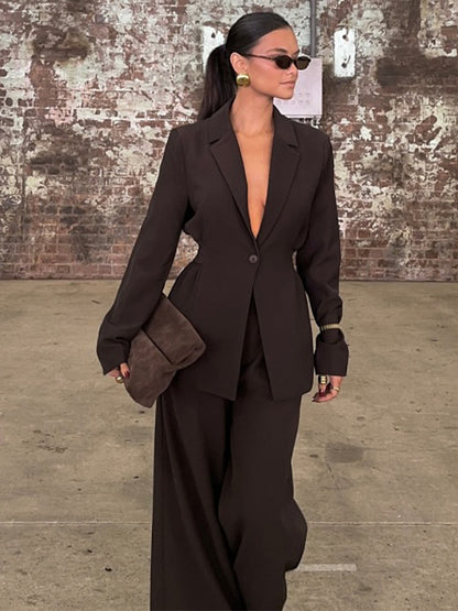 Blazer pour femmes avec décolleté en V profond et silhouette élégante Chic und Stil