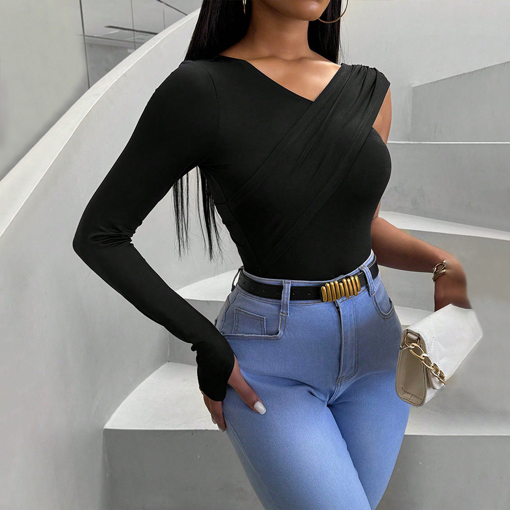 Bodies à manches longues pour femmes avec coupe asymétrique et design élégant en torsion Chic & Stil