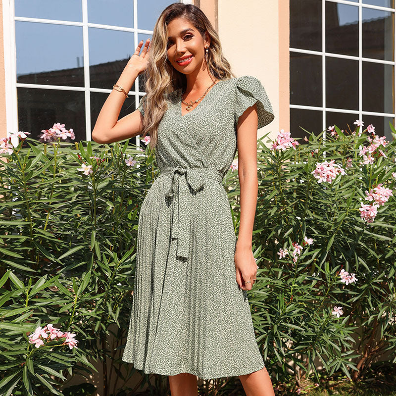 Robe portefeuille plissée pour femmes avec détail à la taille