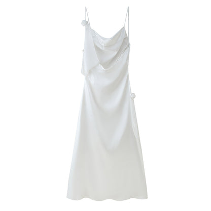 Robe en satin pour femmes avec un design élégant à volants et des bretelles réglables Chic und Stil