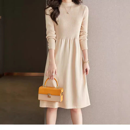 Robe en tricot pour femmes avec des détails de boutons élégants et un col rond Chic und Stil