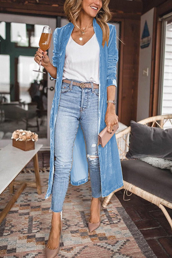 Elegant velvet coat for women with a long design and open silhouette Chic and Style