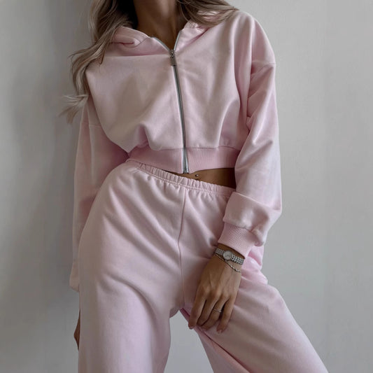 Casual set for women with short hoodie and wide pants Chic and Style