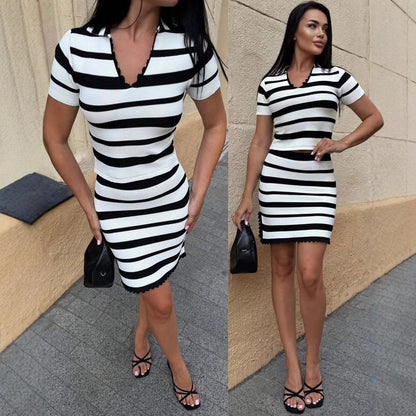 Robe à rayures pour dames à manches courtes et texture côtelée Chic und Stil