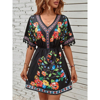 Robe de loisirs pour femmes avec un design floral et des manches à franges Chic und Stil